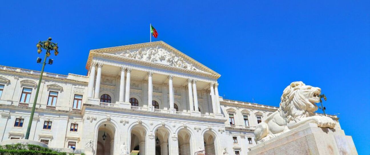 Президент Португалии наложил вето на законопроект о золотой визе
