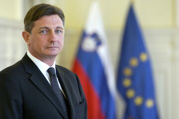 Президент Словении призывает к единству и сотрудничеству на национальном празднике
