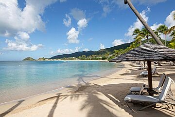 Легендарный курорт Curtain Bluff на Карибском острове Антигуа вновь откроется в следующем месяце