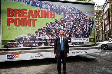 Венгерское правительство пересматривает плакат UKIP по борьбе с мигрантами