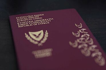 Кипр отменил схему получения паспорта через инвестиции