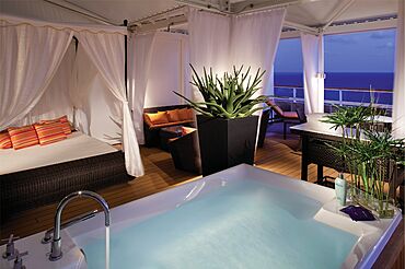 Роскошный круизный лайнер Seabourn возвращается на Карибский остров Антигуа
