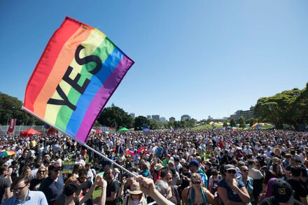 Тысячи людей вышли на Sofia Pride-2019