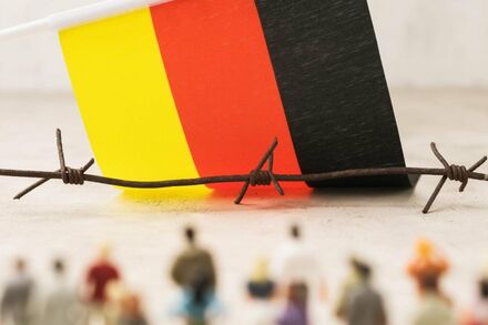 Германия ищет новые решения для сокращения притока мигрантов, поскольку они достигают рекордного уровня