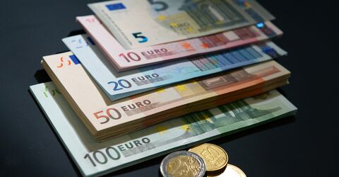 Сентябрьский опрос Eurobarometer: 53% болгар против евро