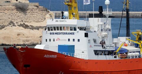 Спасательное судно Aquarius прекращает проведение операций в Средиземном море