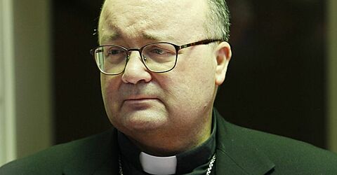 Архиепископ посетил спасательное судно и призвал к скорейшему решению проблемы миграционного кризиса в Европе