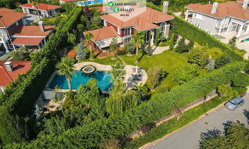 Недвижимость Турции Частная меблированная вилла 7+2 в районе Бююкчекмедже 610 м²: 1