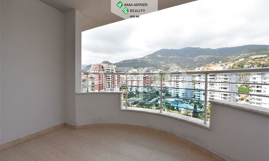 Недвижимость Турции Просторный двухуровневый пентхаус 6+2 с новым ремонтом 310 м²: 25