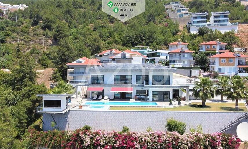 Недвижимость Турции Просторная вилла 4+1 с панорамным видом на море и город 390 м²: 24